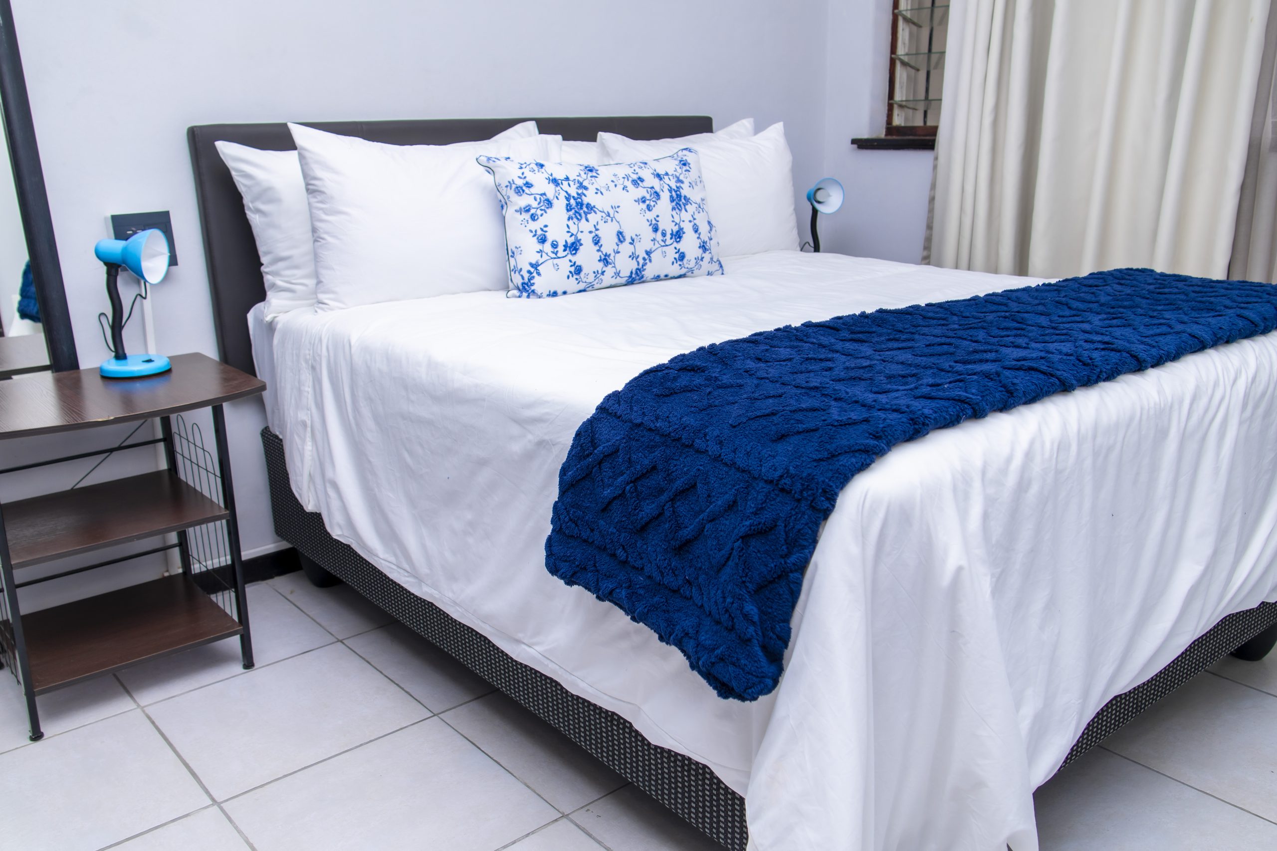 Tropical Hut Lodges Westville Aquarius Room